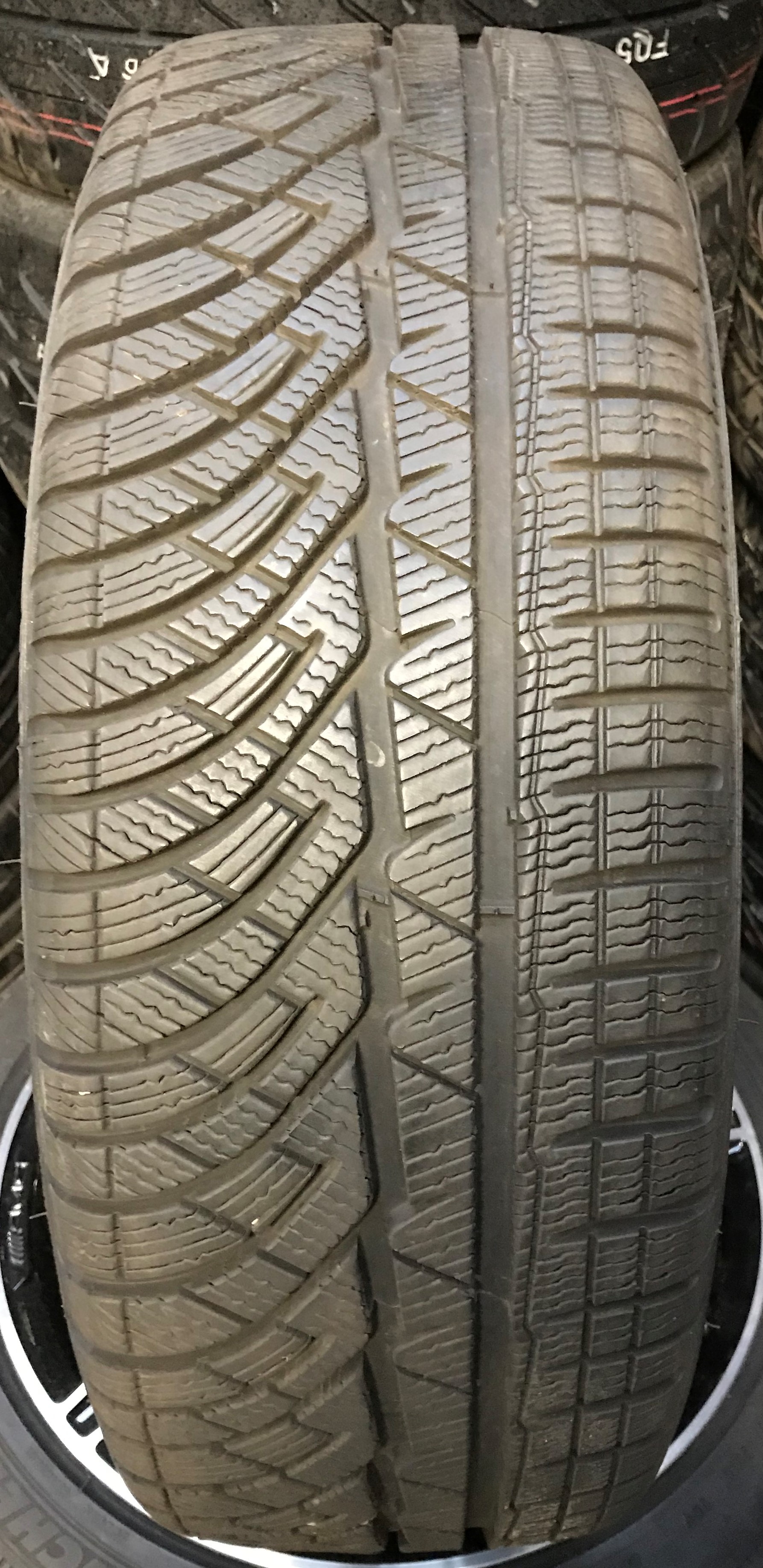 4 Orig Mercedes-Benz Winter AMG 225/45 R18 95V C-Class C43 C450 W205 A2054